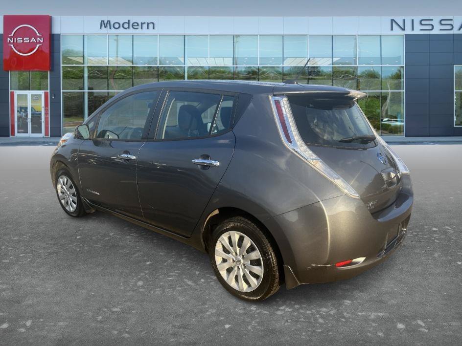 Used 2016 Gun Metallic Nissan S image 7