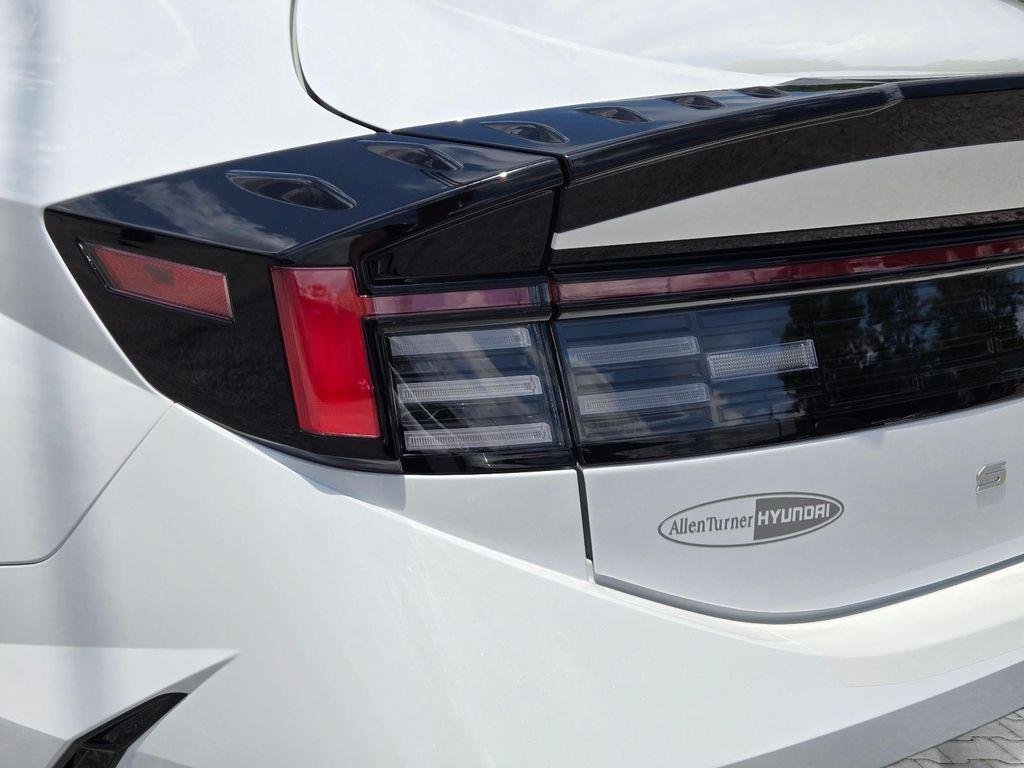 New 2026 White Hyundai SEL Sport image 7
