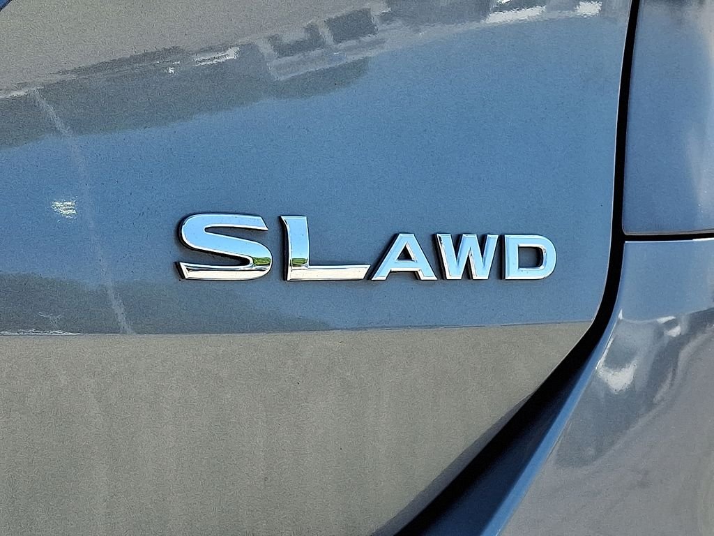 Used 2015 Gray Nissan SL image 30