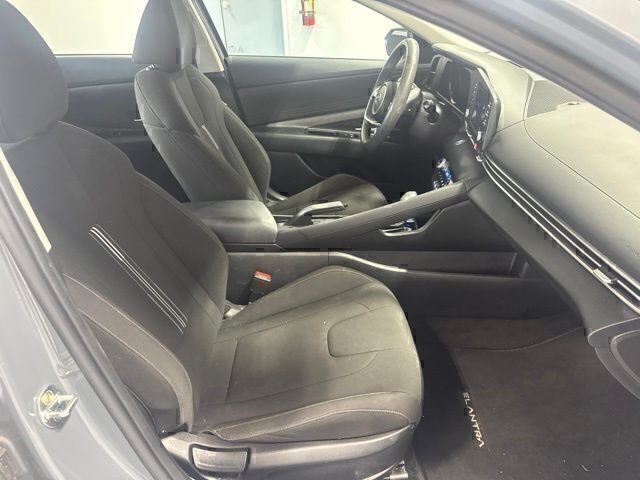 Used 2022 Gray Hyundai SEL image 23