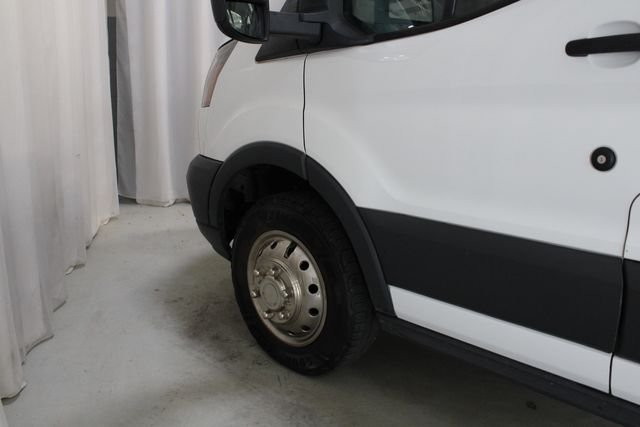 Used 2018 Oxford White Ford Base image 28