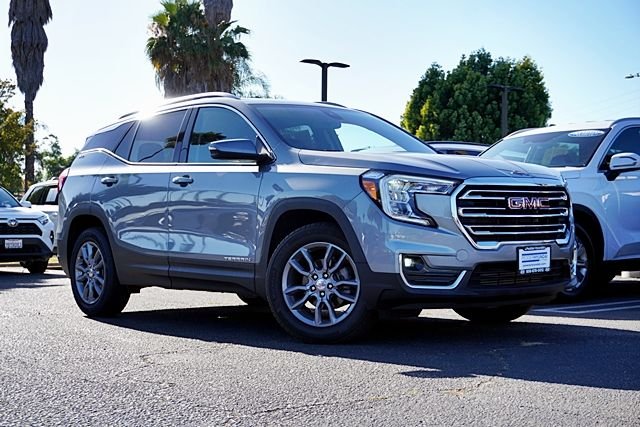 Used 2024 Silver GMC SLT image 1