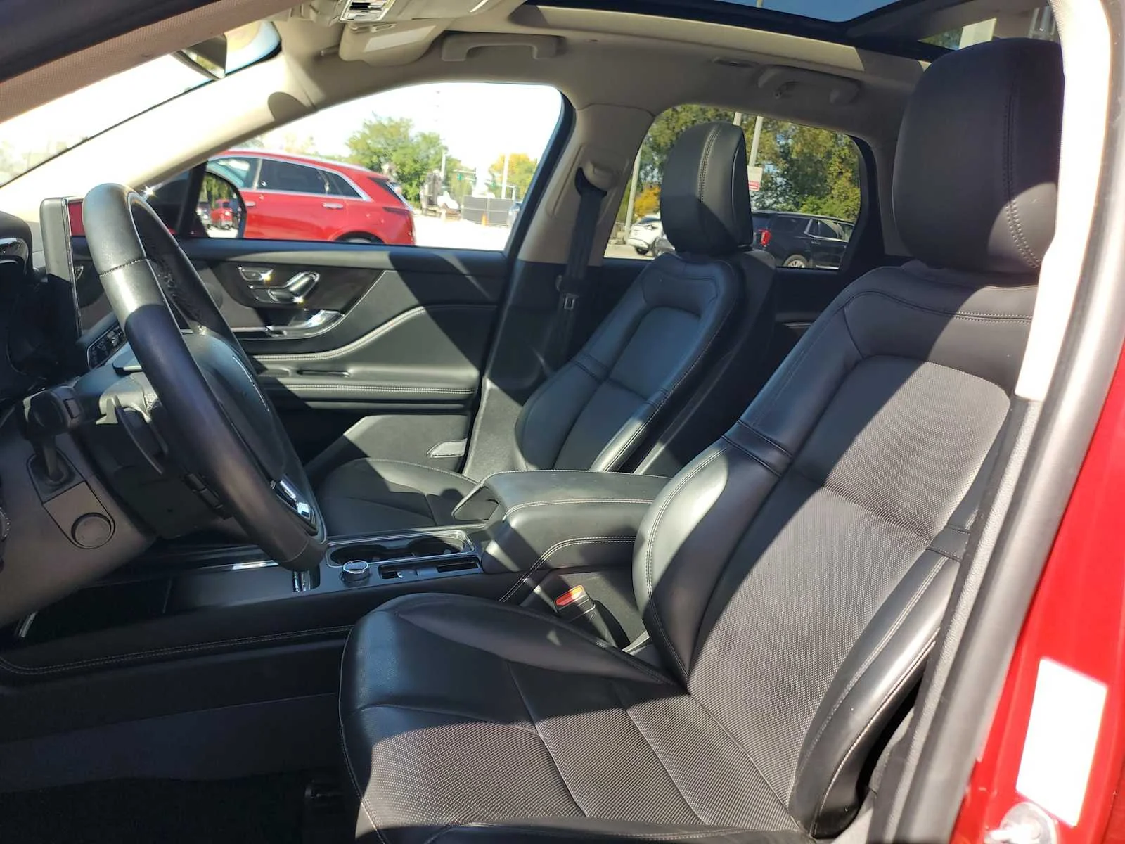 Used 2025 Lucid Red Lincoln Premiere image 19
