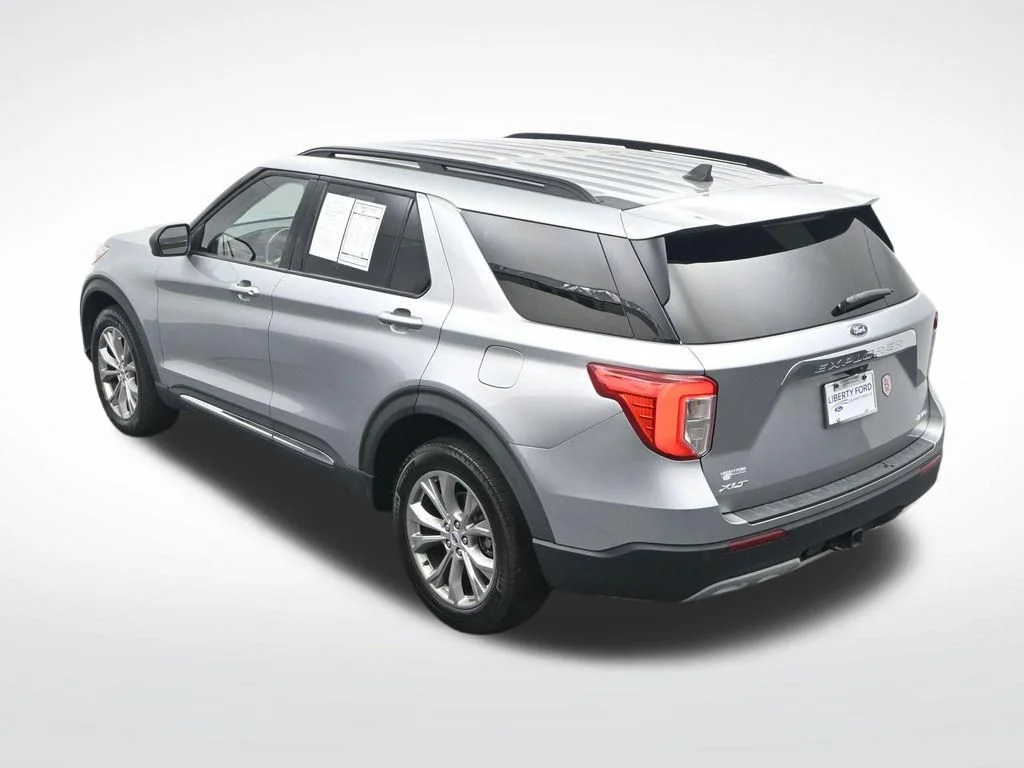 Certified Used 2023 Silver Metallic Ford XLT image 30