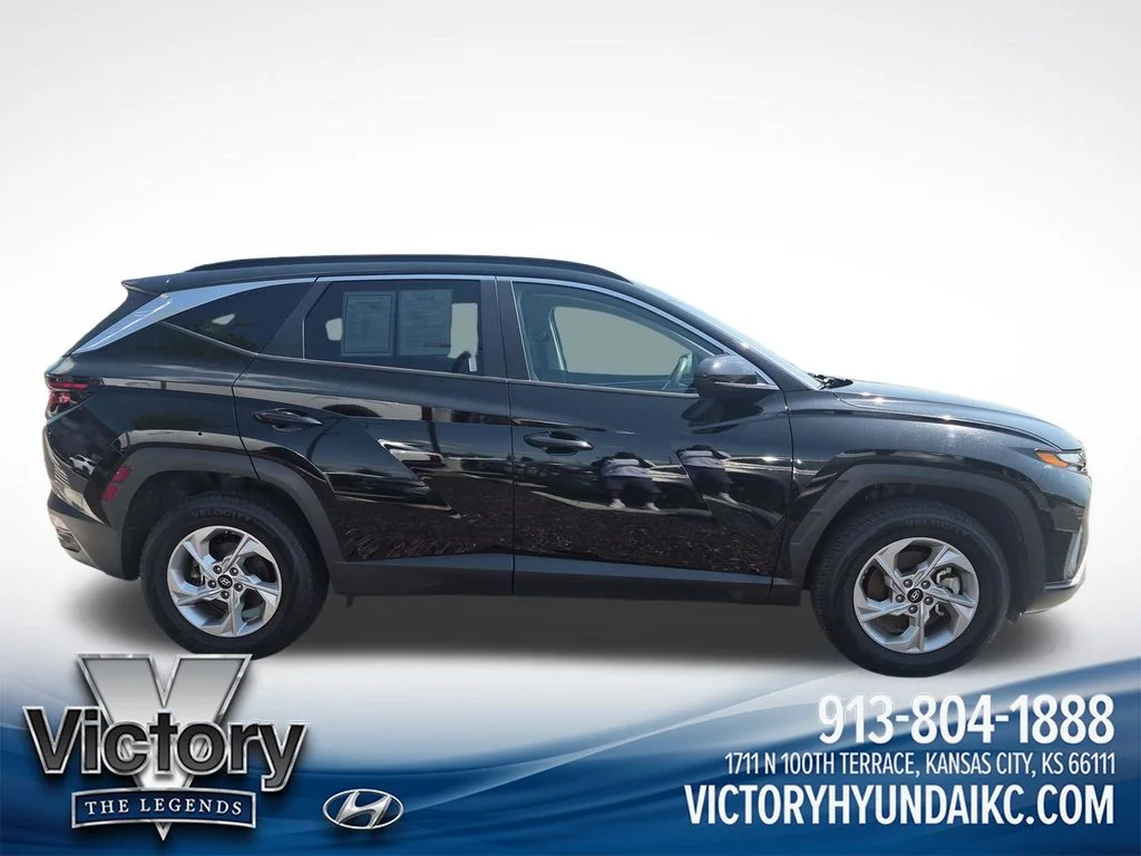 Used 2024 Black Hyundai SEL image 6