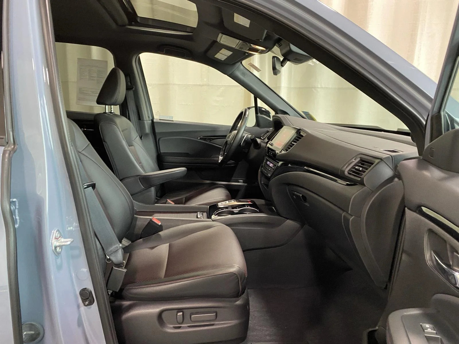 Used 2022 Sonic Gray Pearl Honda Black Edition image 11