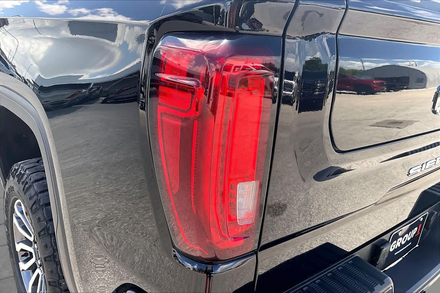 Used 2020 ONYX BLACK GMC AT4 image 25