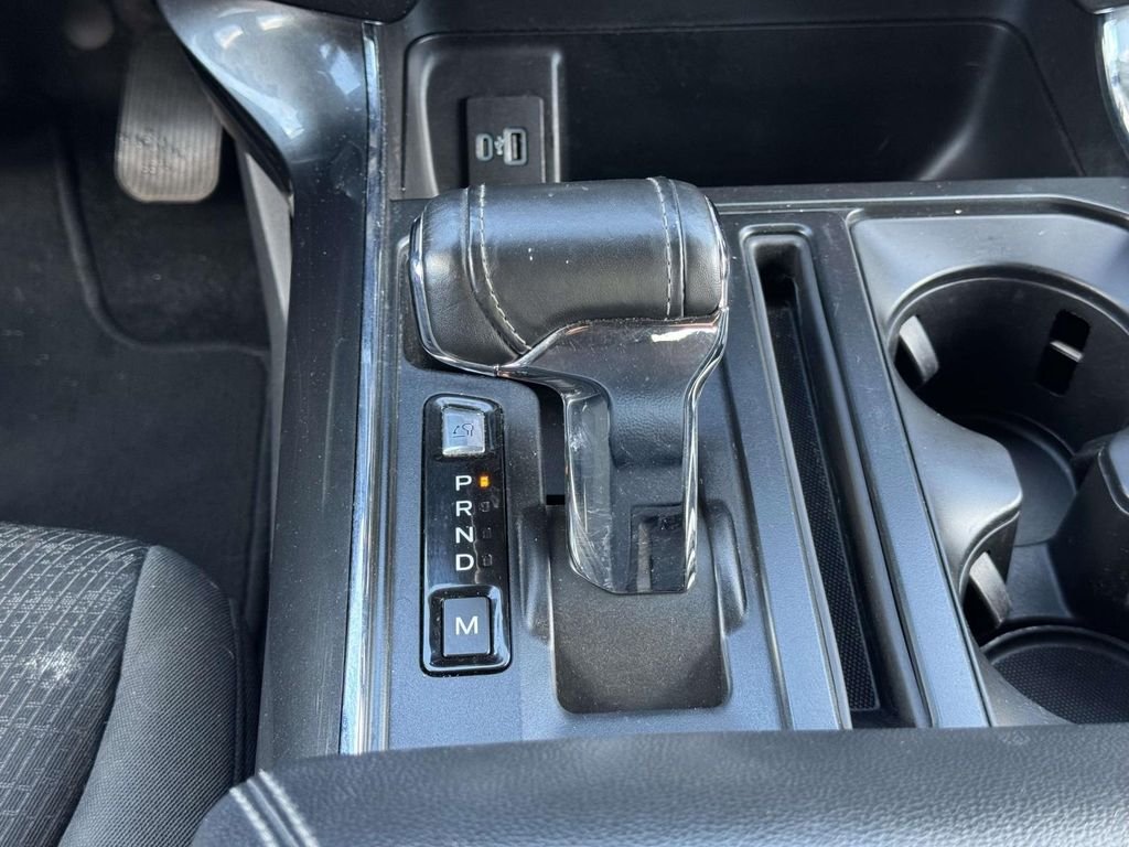 Used 2021 Black Ford XLT image 21