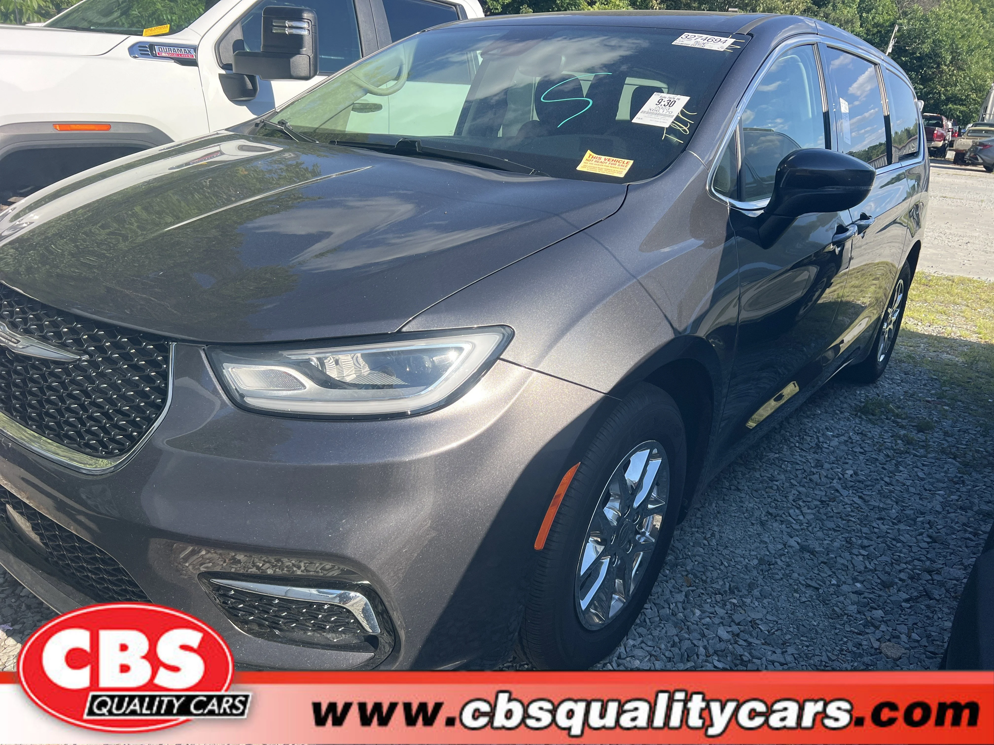 2023 Chrysler Pacifica Touring L's photo