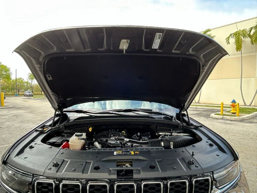 Used 2024 Gray Jeep Limited image 32