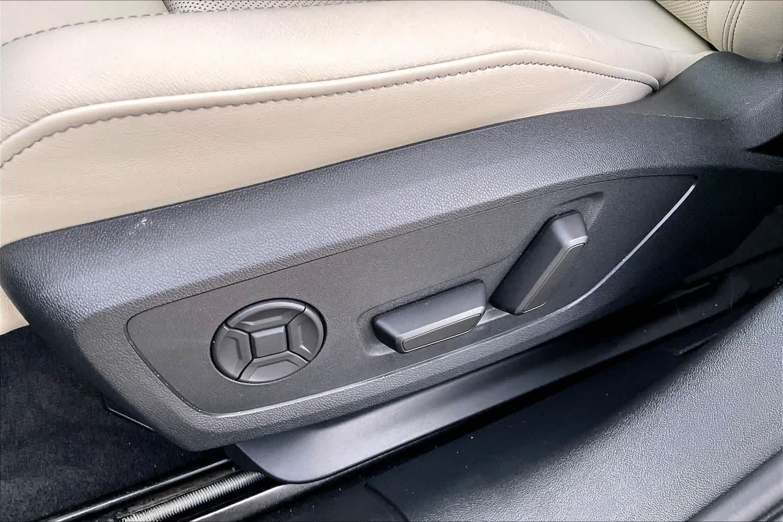 Used 2026 Glacier White Metallic Audi Premium Plus image 32
