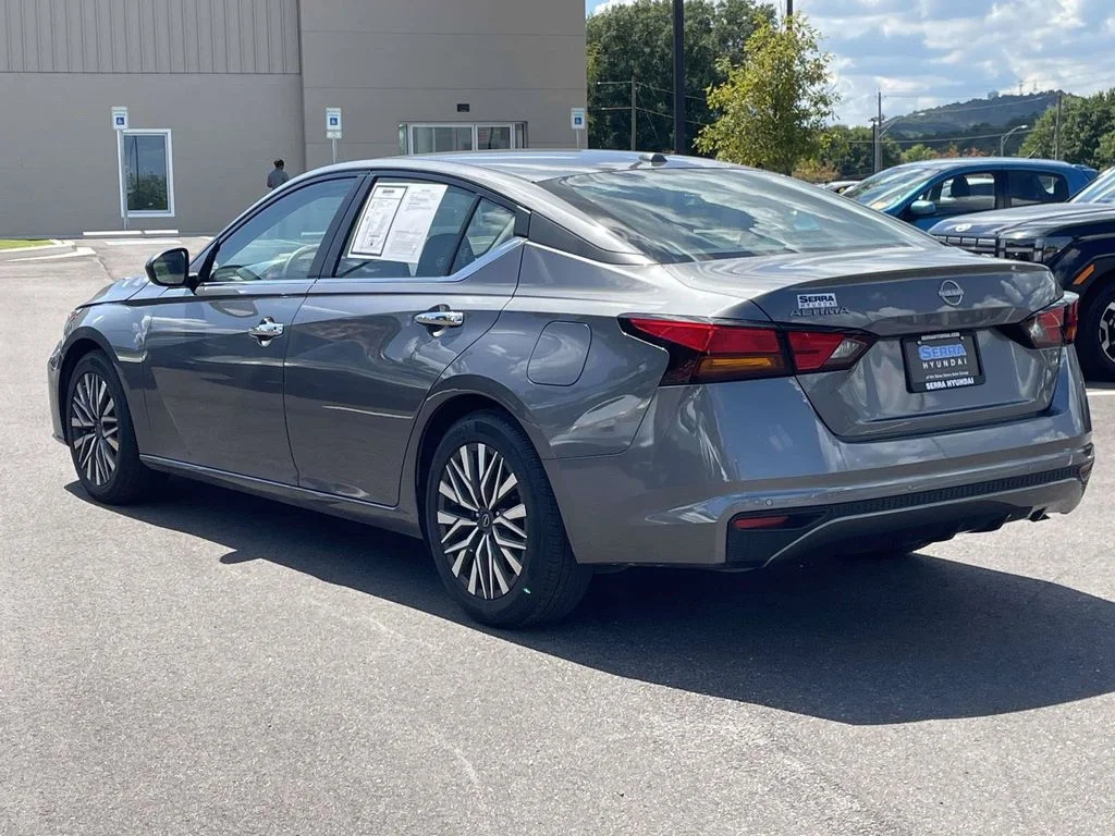 Used 2025 Gray Nissan 2.5 SV image 5