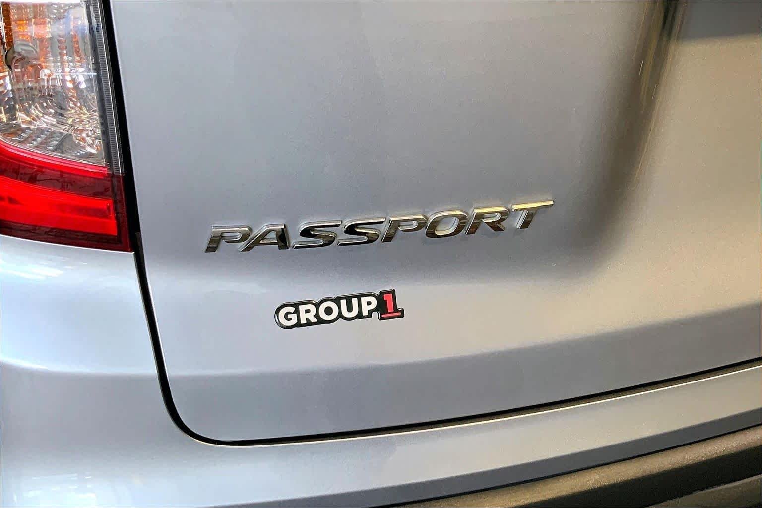 Used 2019 Lunar Silver Metallic Honda Touring image 10
