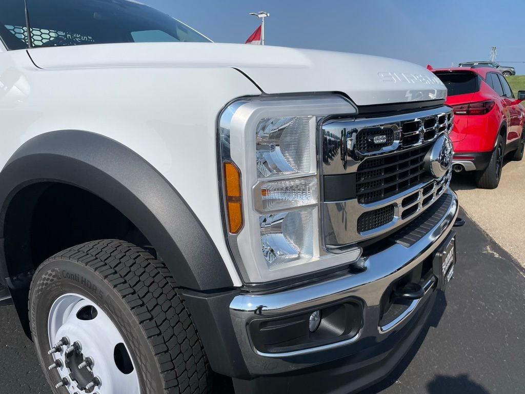 2025 Ford F-550 Super Duty Chassis Cab XL - Photo 28