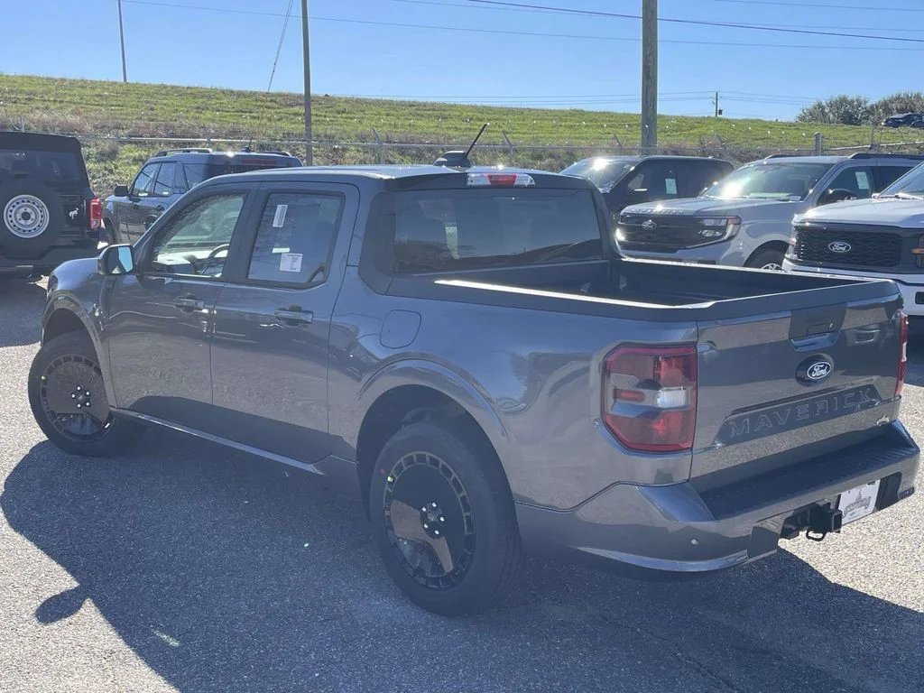 New 2026 Carbonized Gray Metallic Ford Maverick Lobo™ image 5