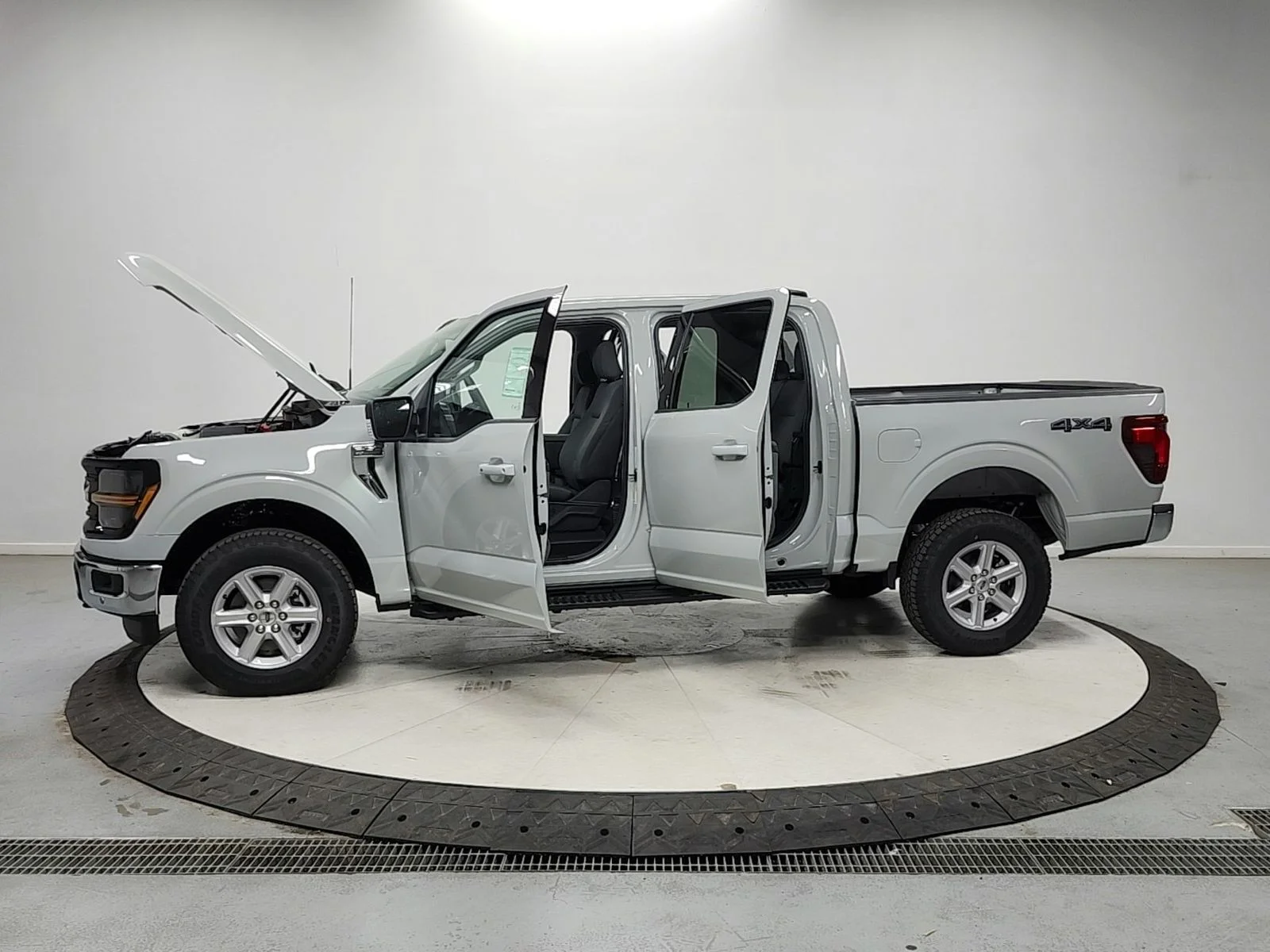 New 2026 White Ford XLT image 12