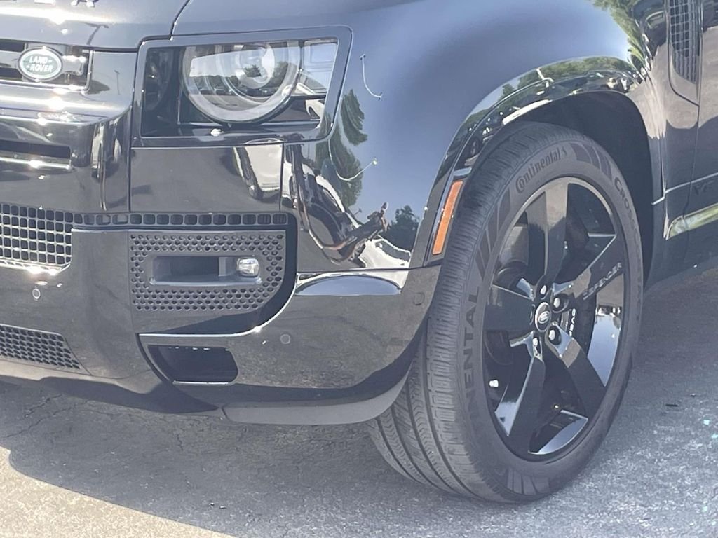Certified Used 2024 Santorini Black Metallic Land Rover V8 image 7