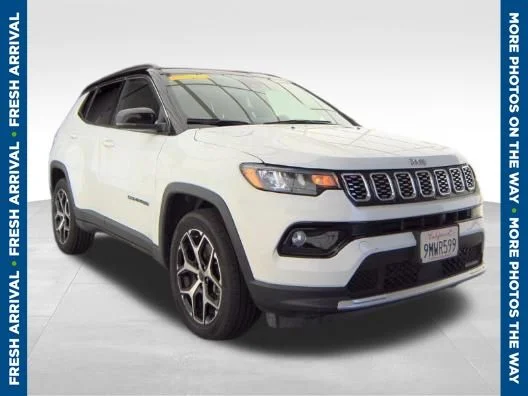 Used 2025 White Jeep Limited image 1