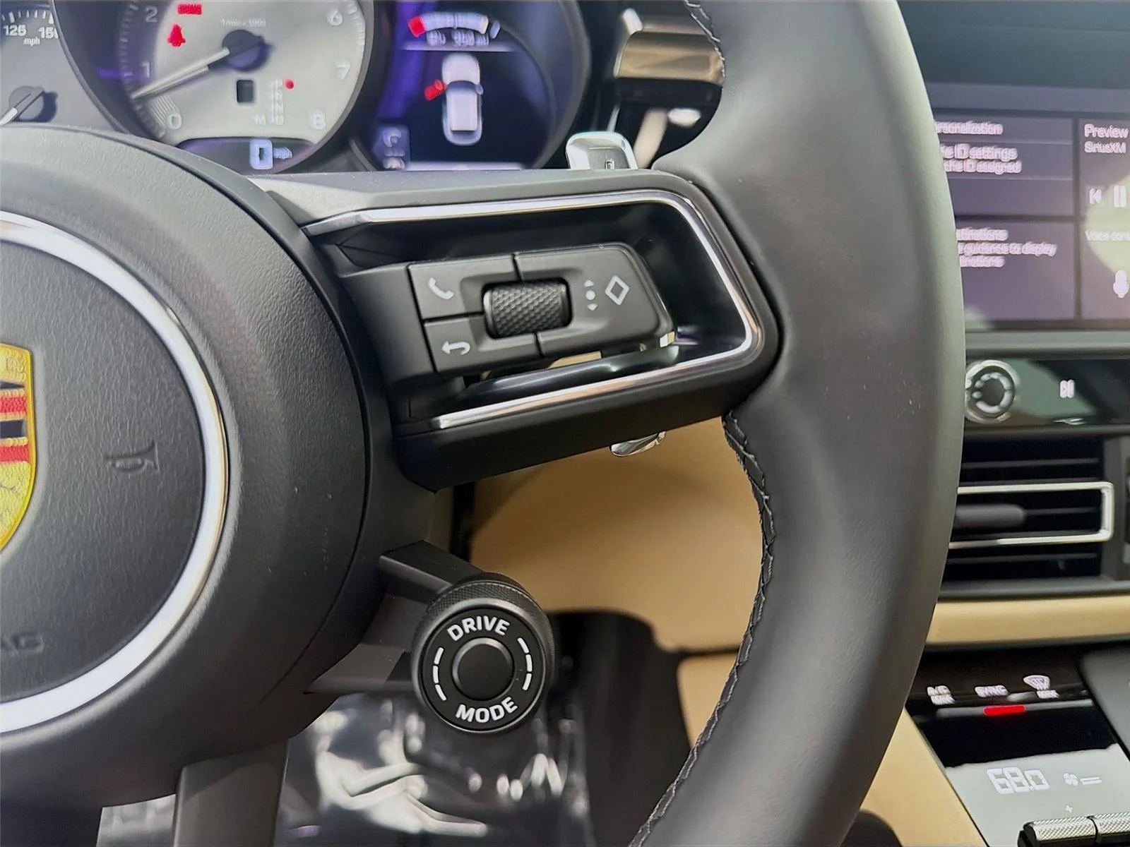 2026 Porsche Macan S - Photo 13