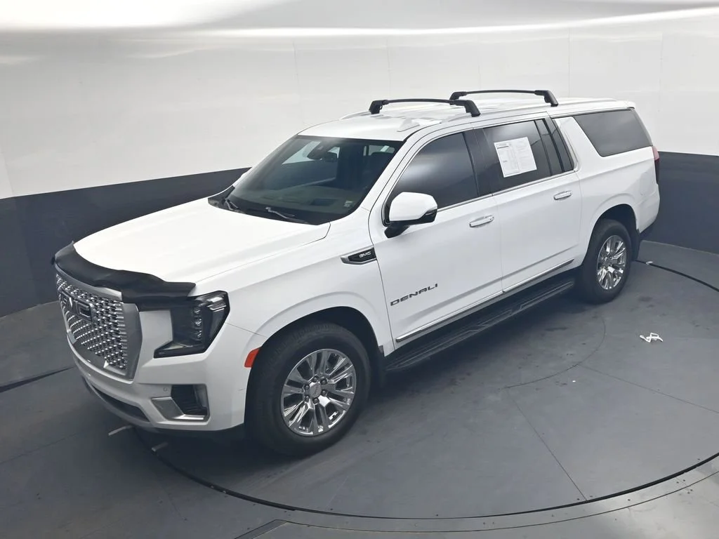 Used 2021 White GMC Denali image 36
