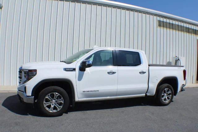 Used 2024 Summit White GMC SLT image 4