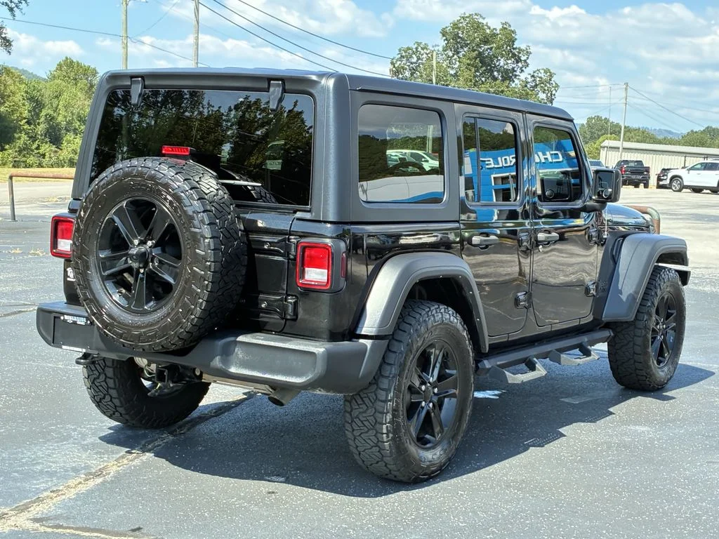 Used 2022 Black Jeep Unlimited Sport Altitude image 7