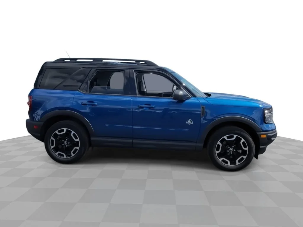 Used 2024 Blue Ford Outer Banks image 9