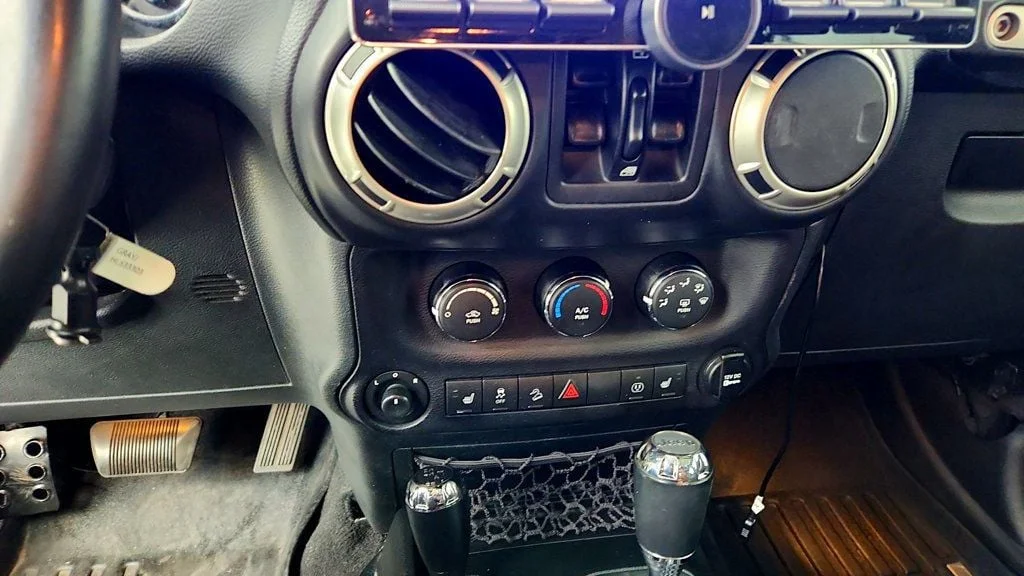 Used 2017 Granite Crystal Metallic Clearcoat Jeep Sahara 4x4 w/ Heated Seats, Remote Start & Connectivity Pkg image 15