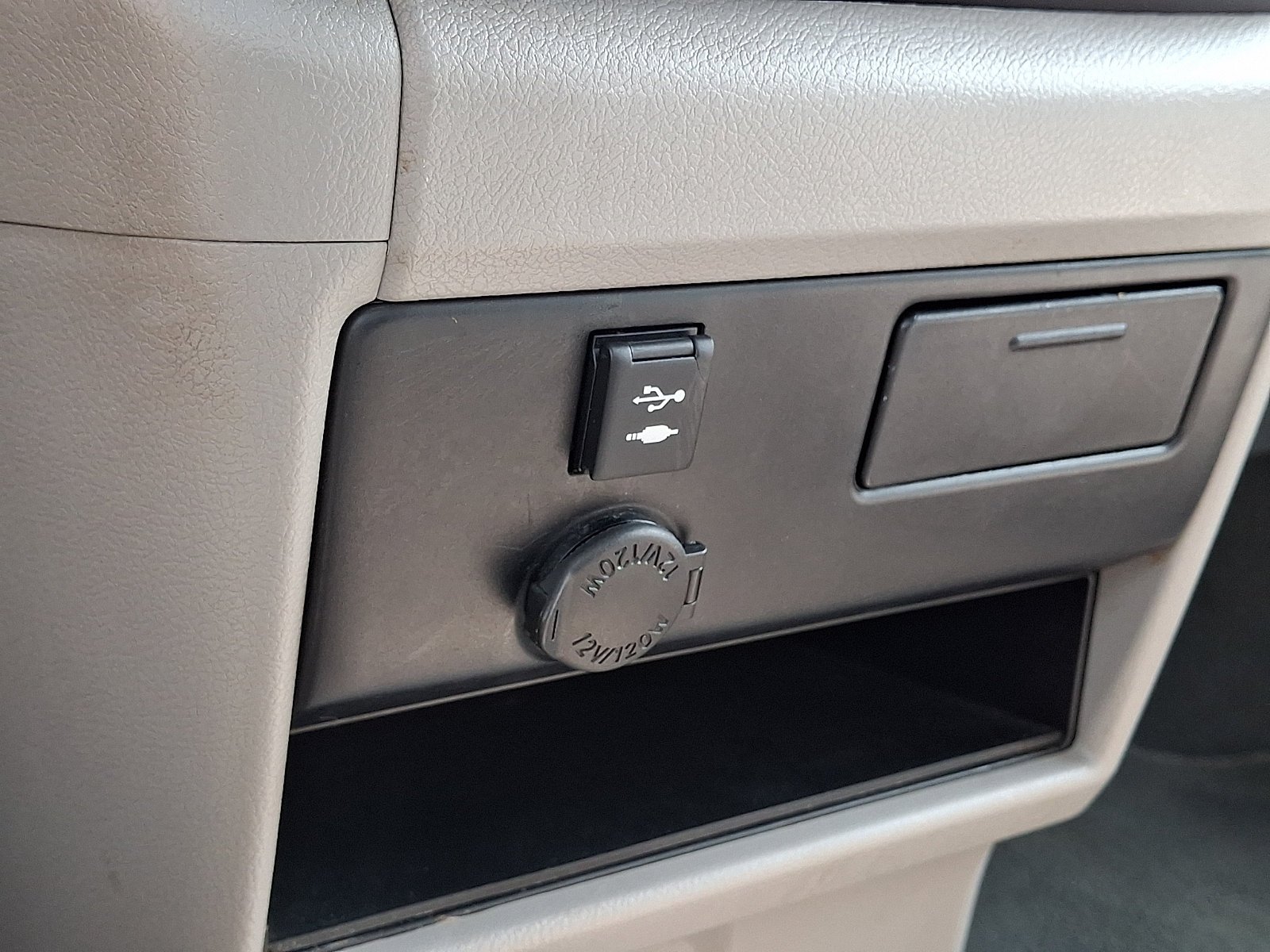 Used 2019 Predawn Gray Mica   1H1 Toyota LE Auto Access Seat image 25