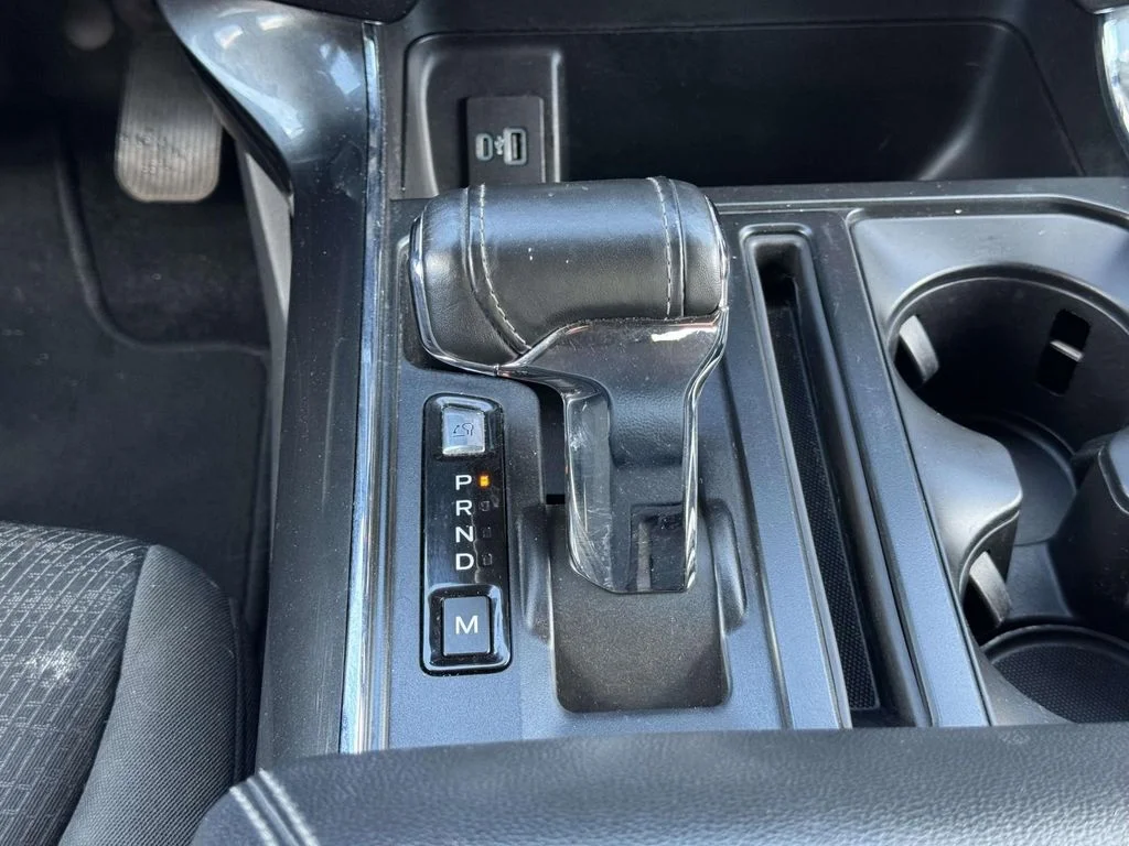 Used 2021 Black Ford XLT image 21