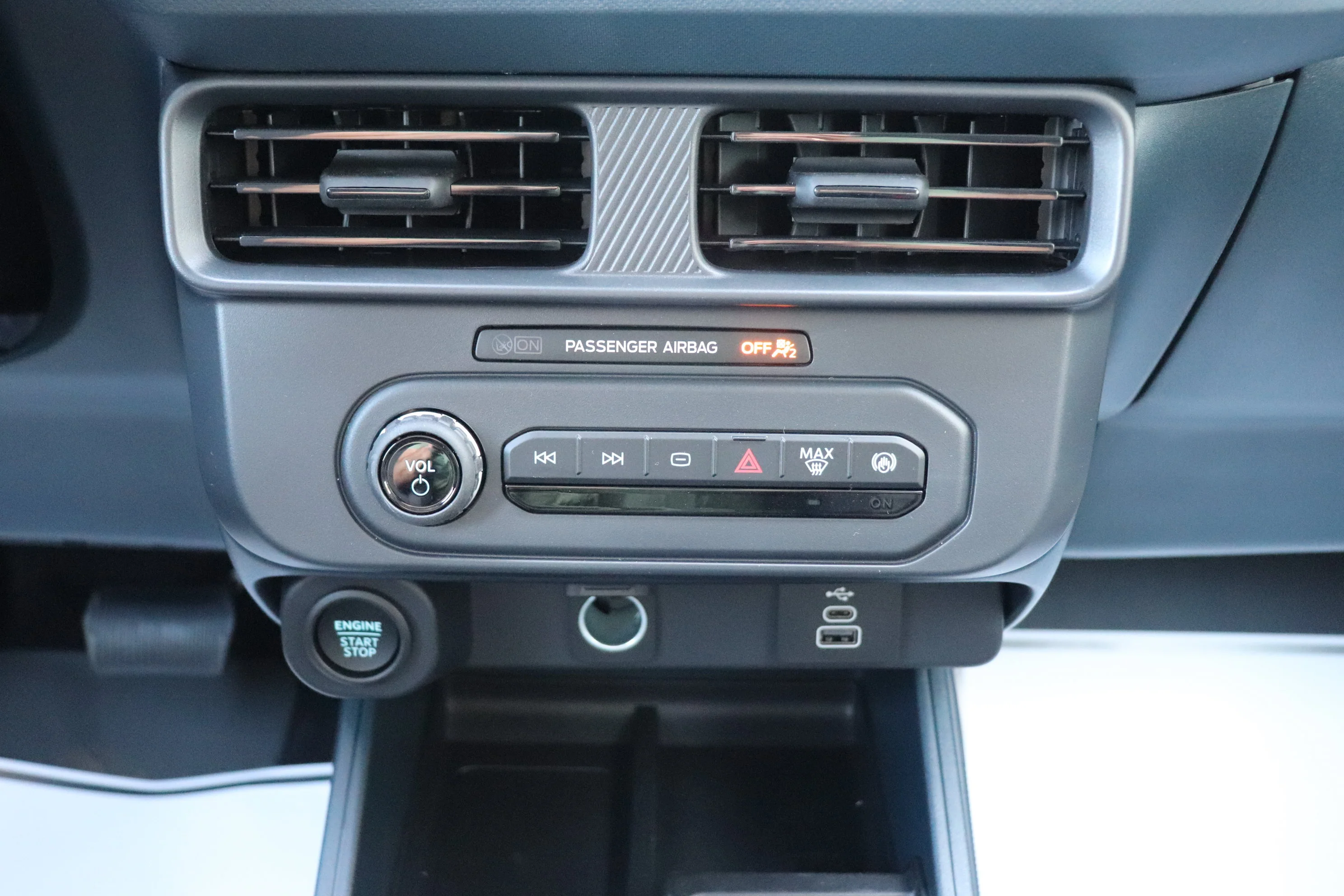 New 2026 OXFORD WHITE Ford XLT image 16