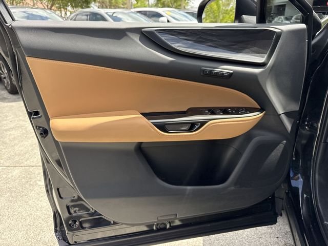 2025 Lexus NX 250 - Photo 13