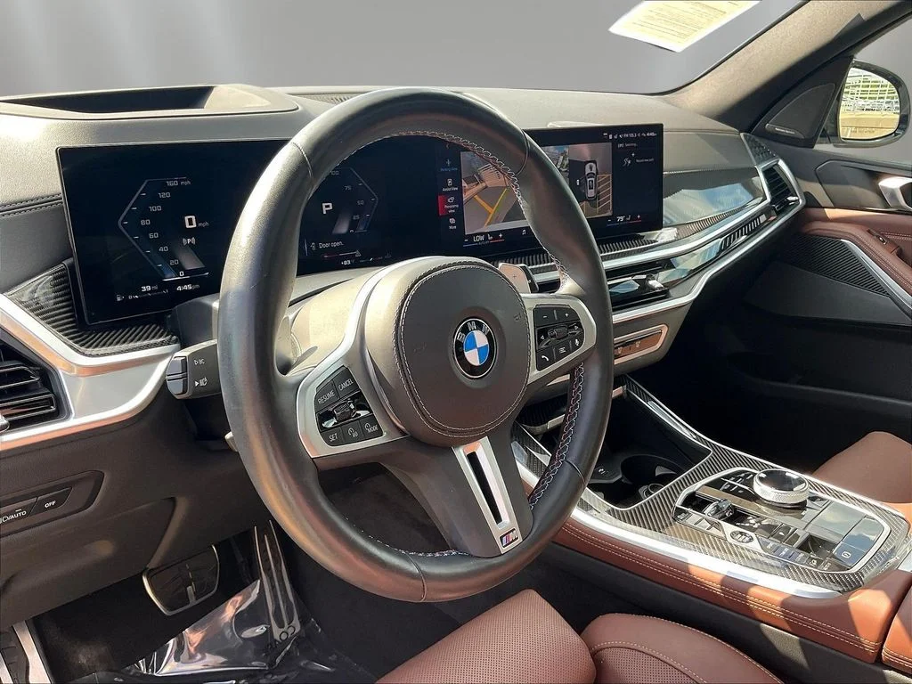 Used 2025 Alpine White BMW M60i image 16