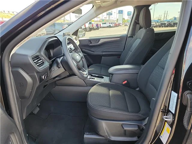 Used 2025 Agate Black Metallic Ford Active Front-Wheel Drive image 12