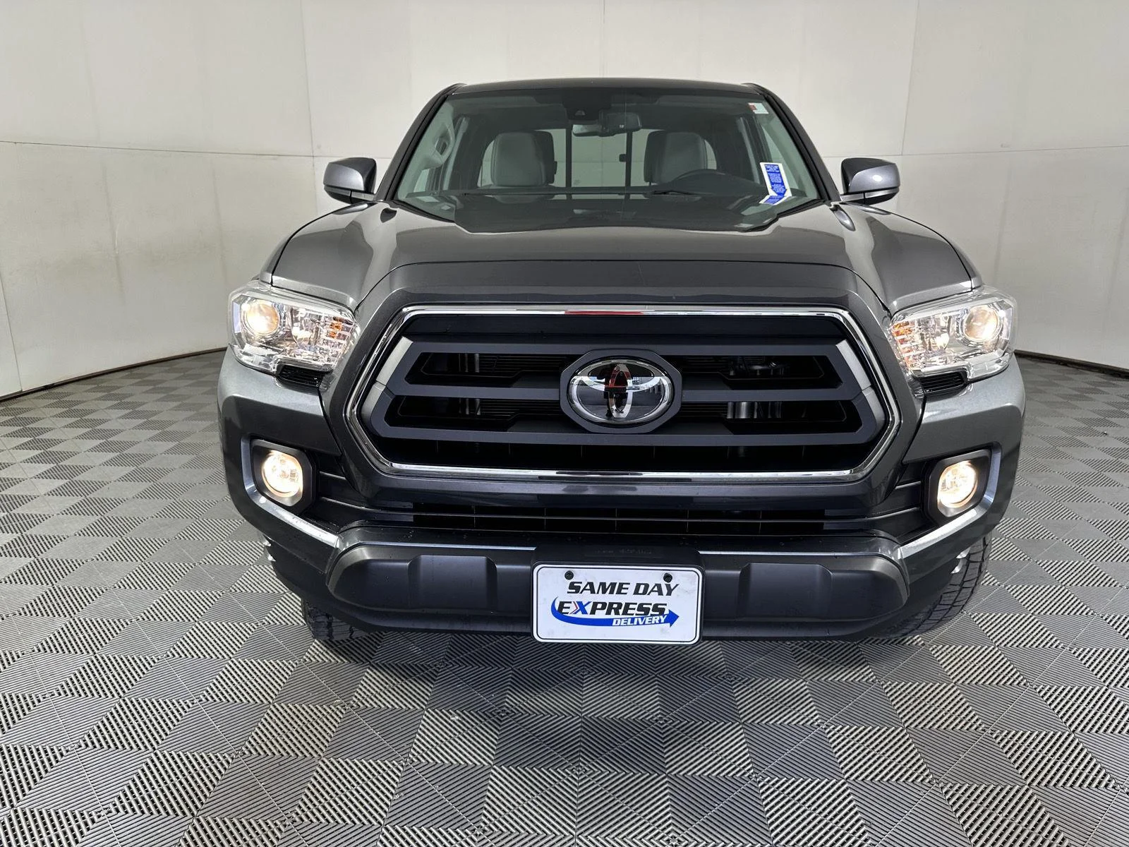 Used 2021 Magnetic Gray Metallic Toyota SR5 image 13