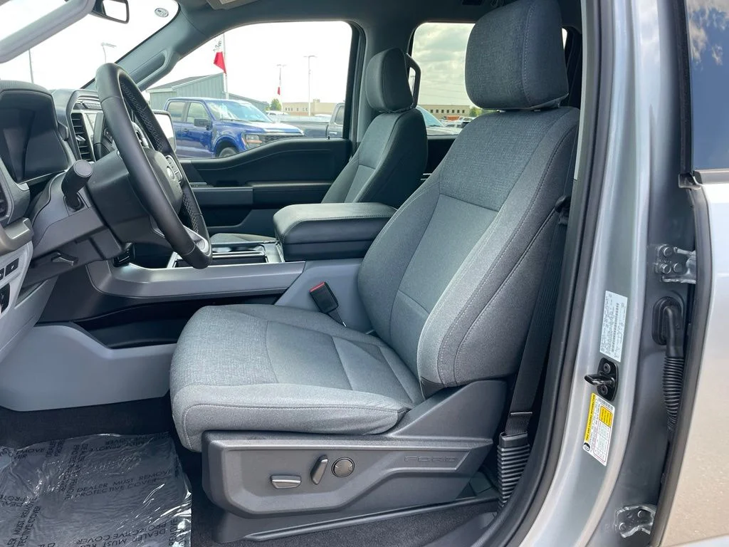 Used 2024 Silver Metallic Ford XLT image 7