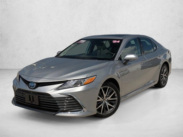 2024 Toyota Camry Hybrid XLE