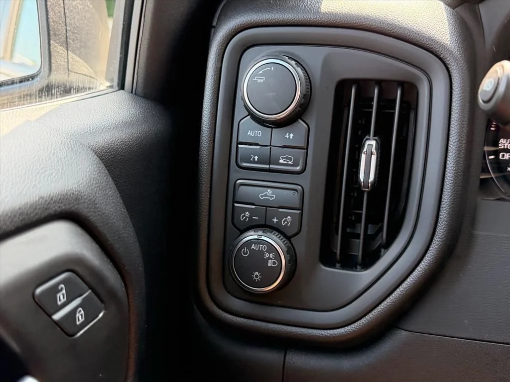 Used 2025 Gray Chevrolet Custom image 24