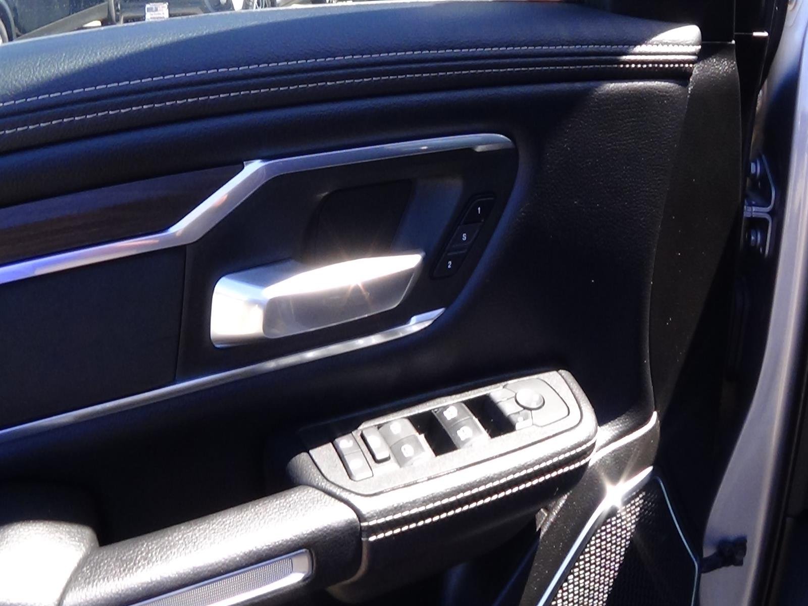 Used 2025 Billet Silver Metallic Clear Coat (psc) RAM Laramie image 17