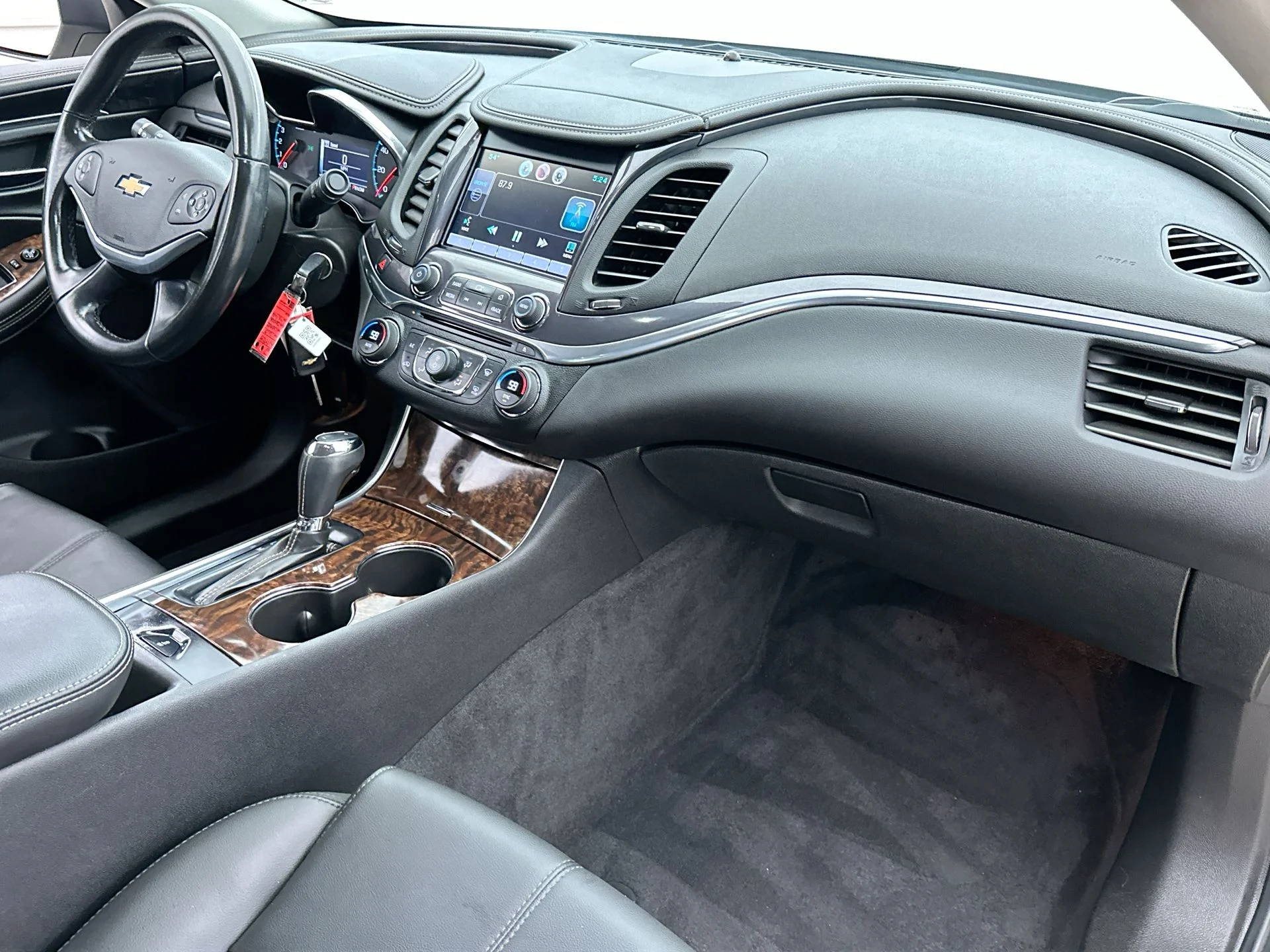 Used 2015 Gold Chevrolet LT image 13