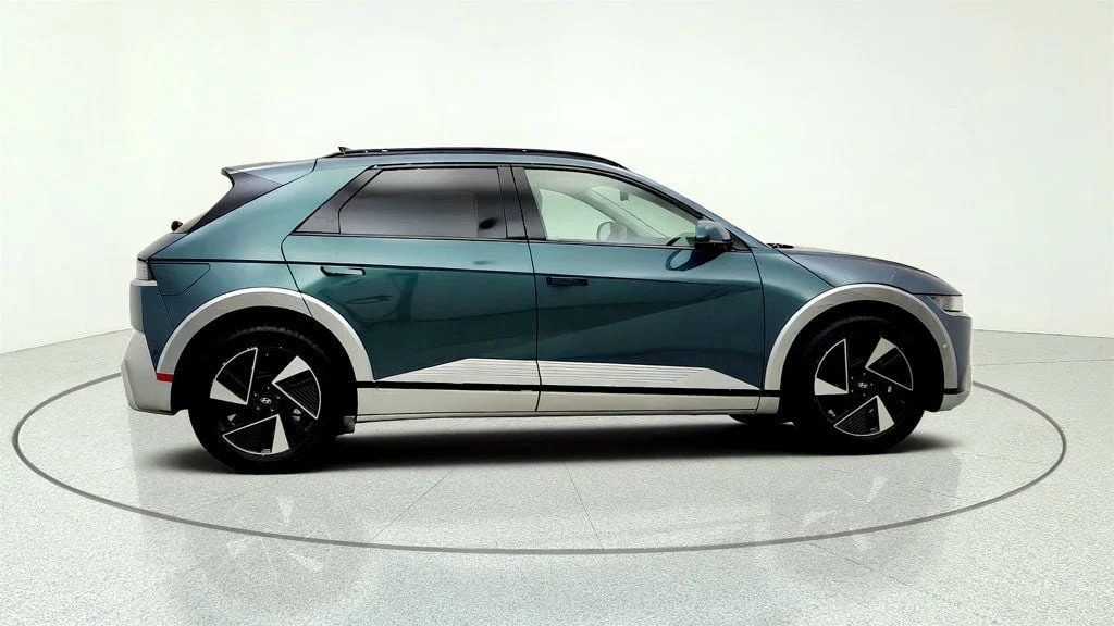 Used 2026 Digital Teal Hyundai Limited RWD image 4