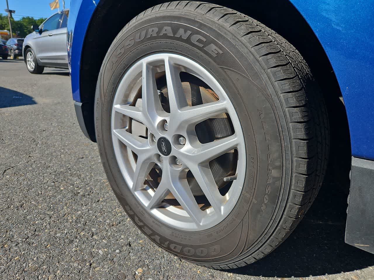 Used 2024 Atlas Blue Metallic Ford SEL image 10