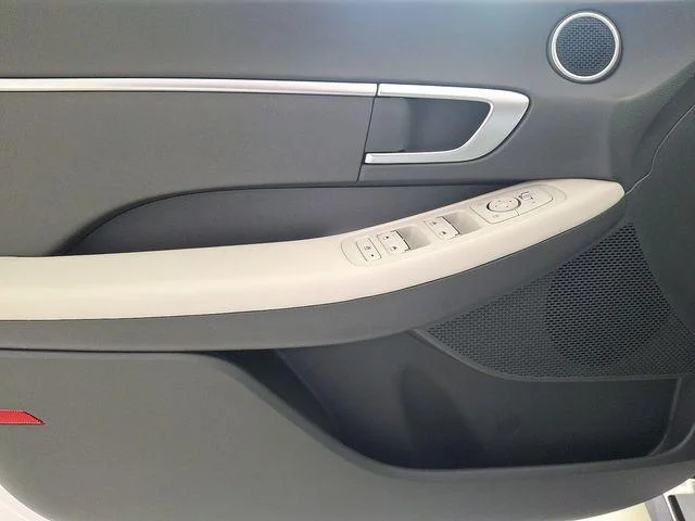 2026 Hyundai Sonata SE - Photo 9
