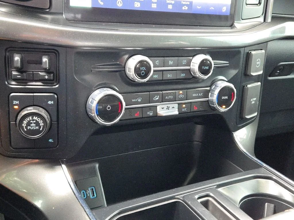 Used 2023 Gray Ford XLT image 27