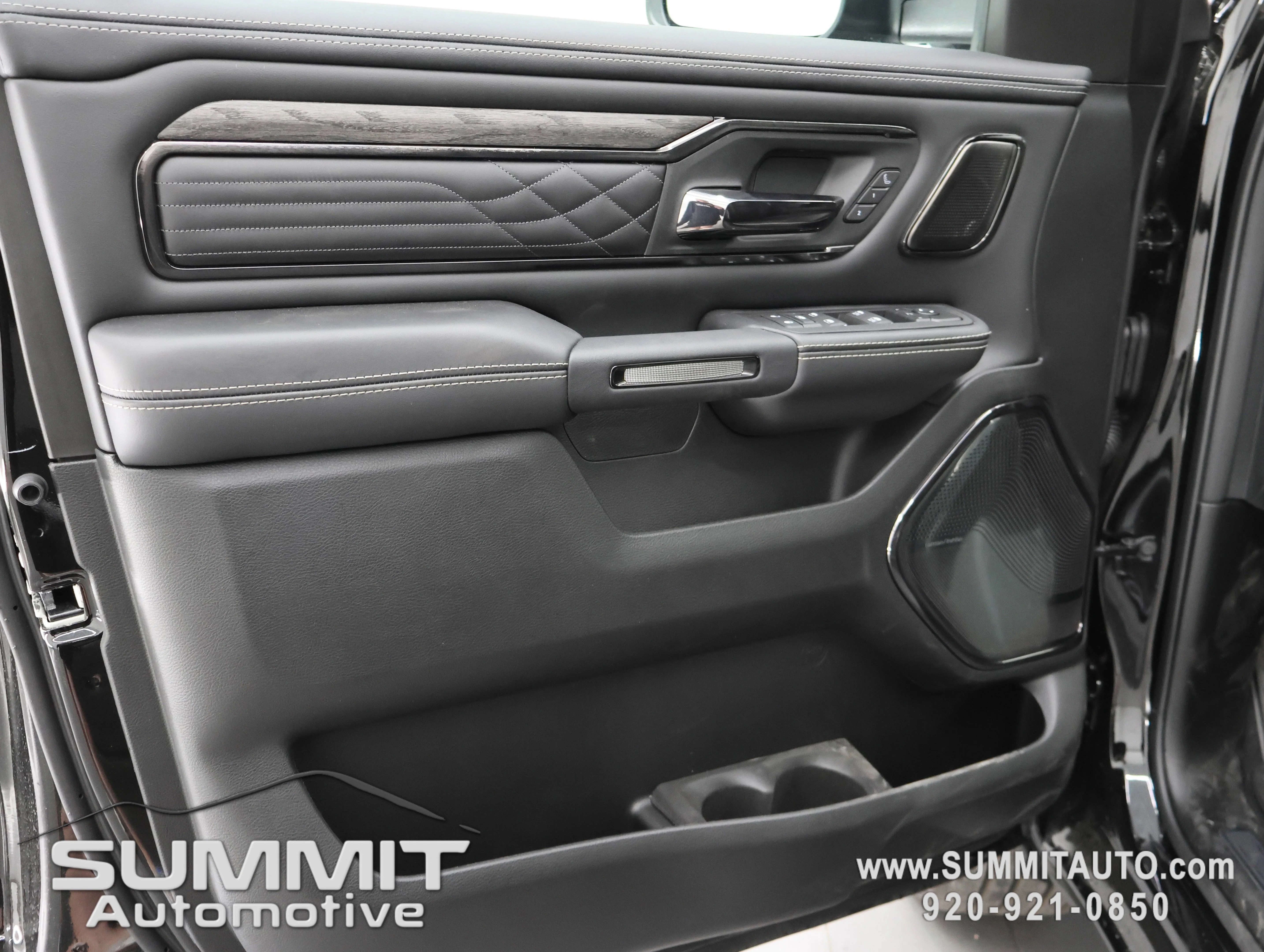 New 2026 Diamond Black Crystal Pearl-Coat Exterior Paint RAM Limited image 50
