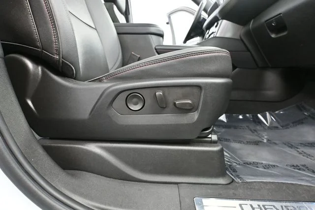 Used 2022 White Chevrolet RST image 59
