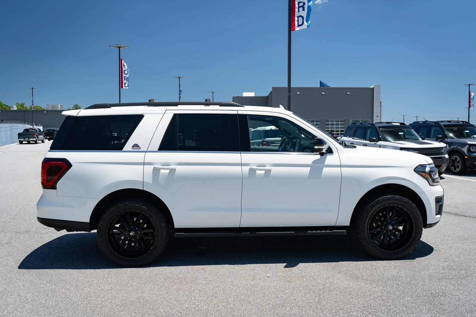 Used 2022 White Metallic Ford Timberline image 11