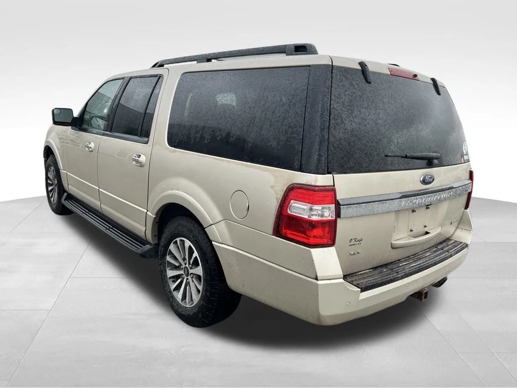 Used 2017 Gold Ford XLT image 36
