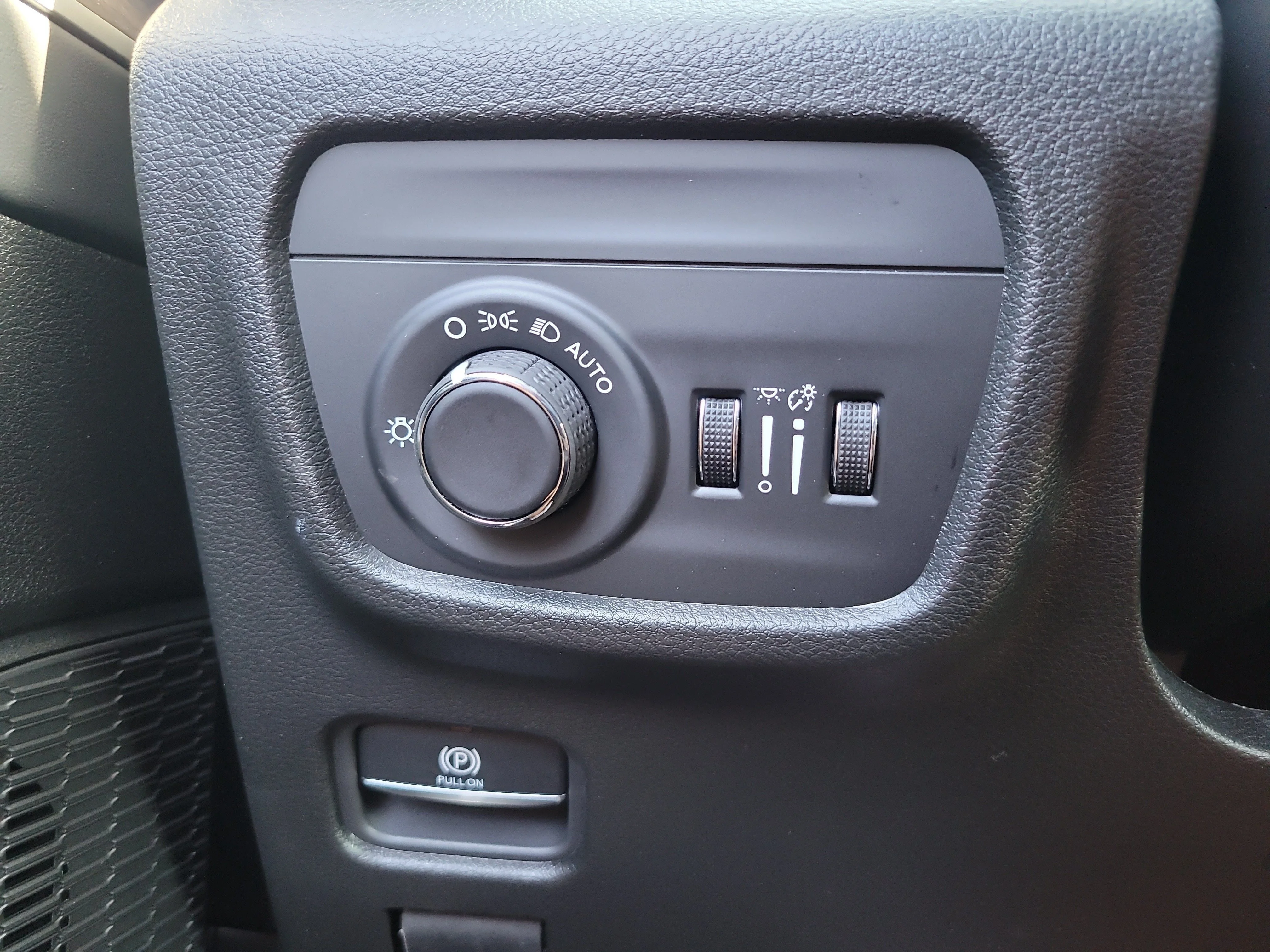 New 2026 Baltic Gray Metallic Clearcoat Jeep Laredo Altitude image 23