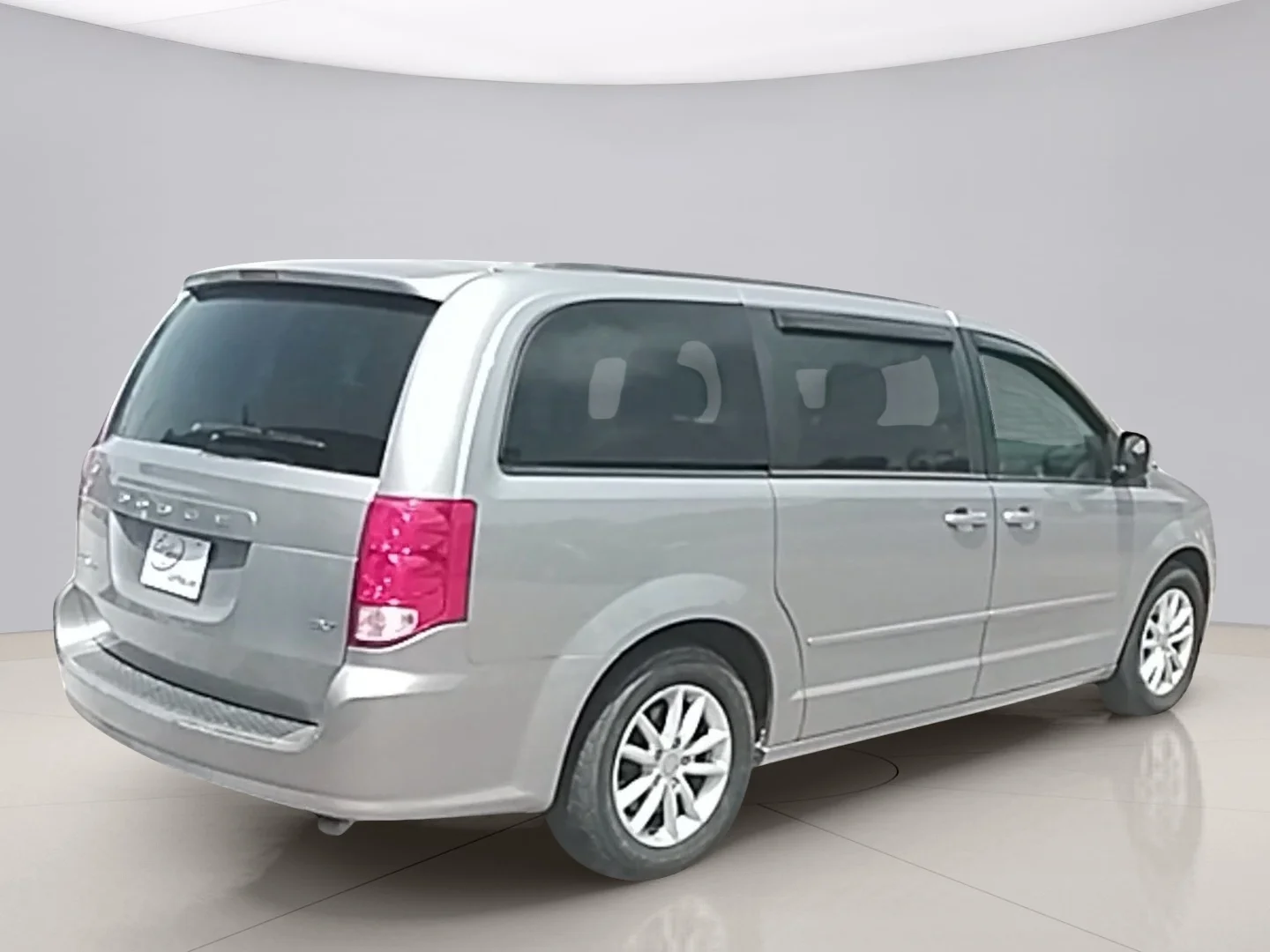 Used 2015 Silver Dodge SXT image 5